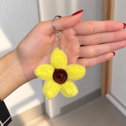 Handmade Pipe Cleaner Flower Keychain – Cute Chenille Bag Charm